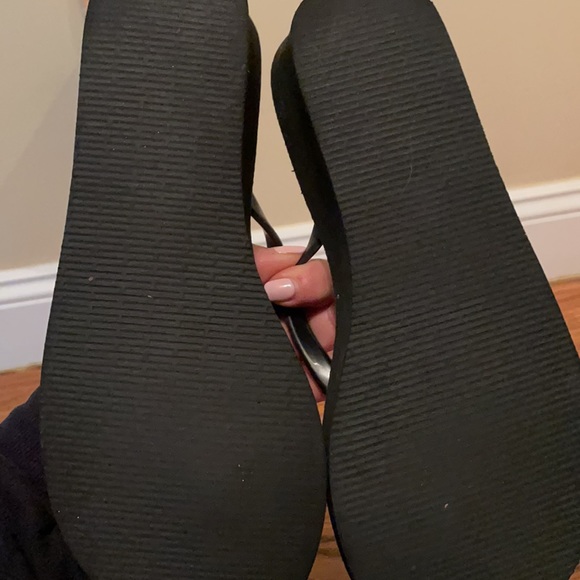 Flip flop with bling - Picture 3 of 3